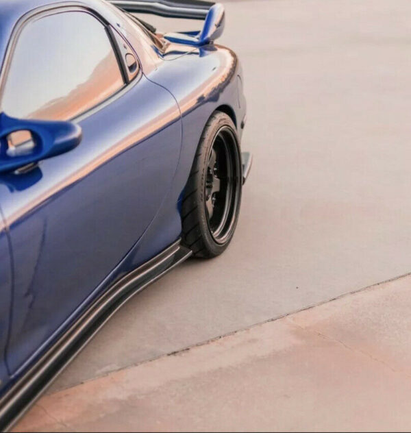 AUTOEXE STYLE SIDE SKIRTS